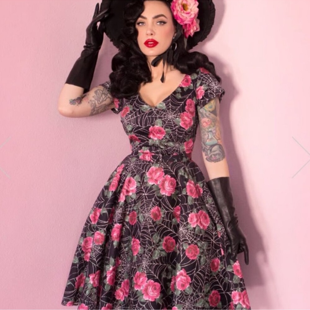 Vixen Vanity Fair Dress Large